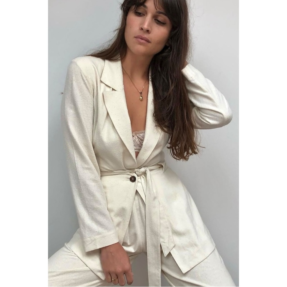 Chic Cream Belted Blazer for Women - Picture 2 of 11